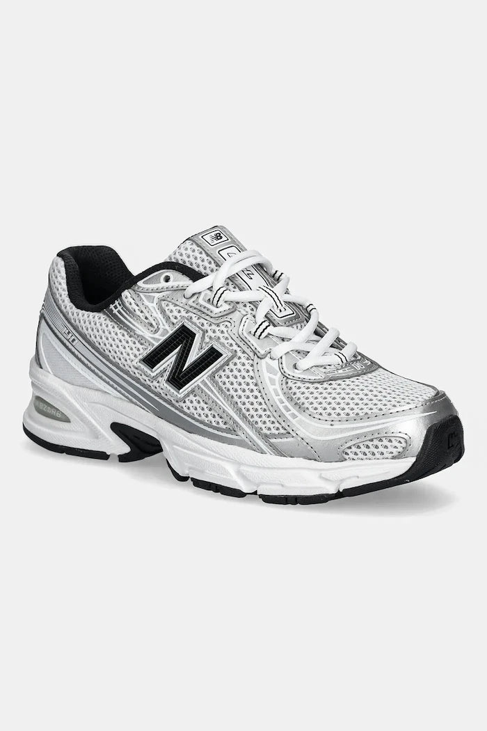 Маратонки New Balance 740