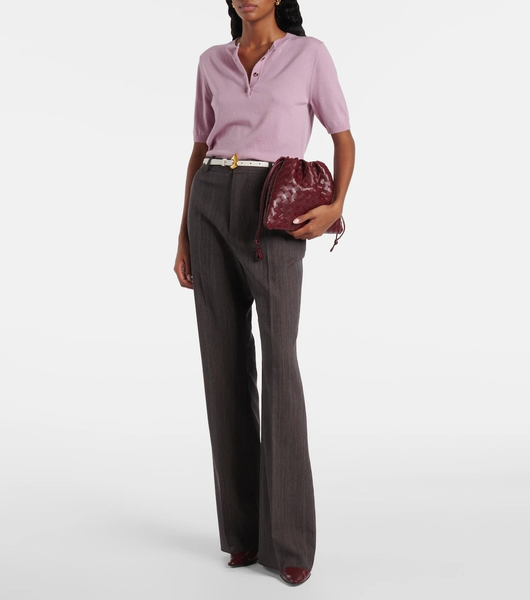 Bottega Veneta - حقيبة كلاتش جلدية متوسطة "داست باج"
