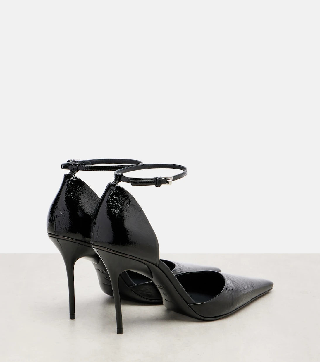 Alaïa - D'Orsay 90 patent leather pumps