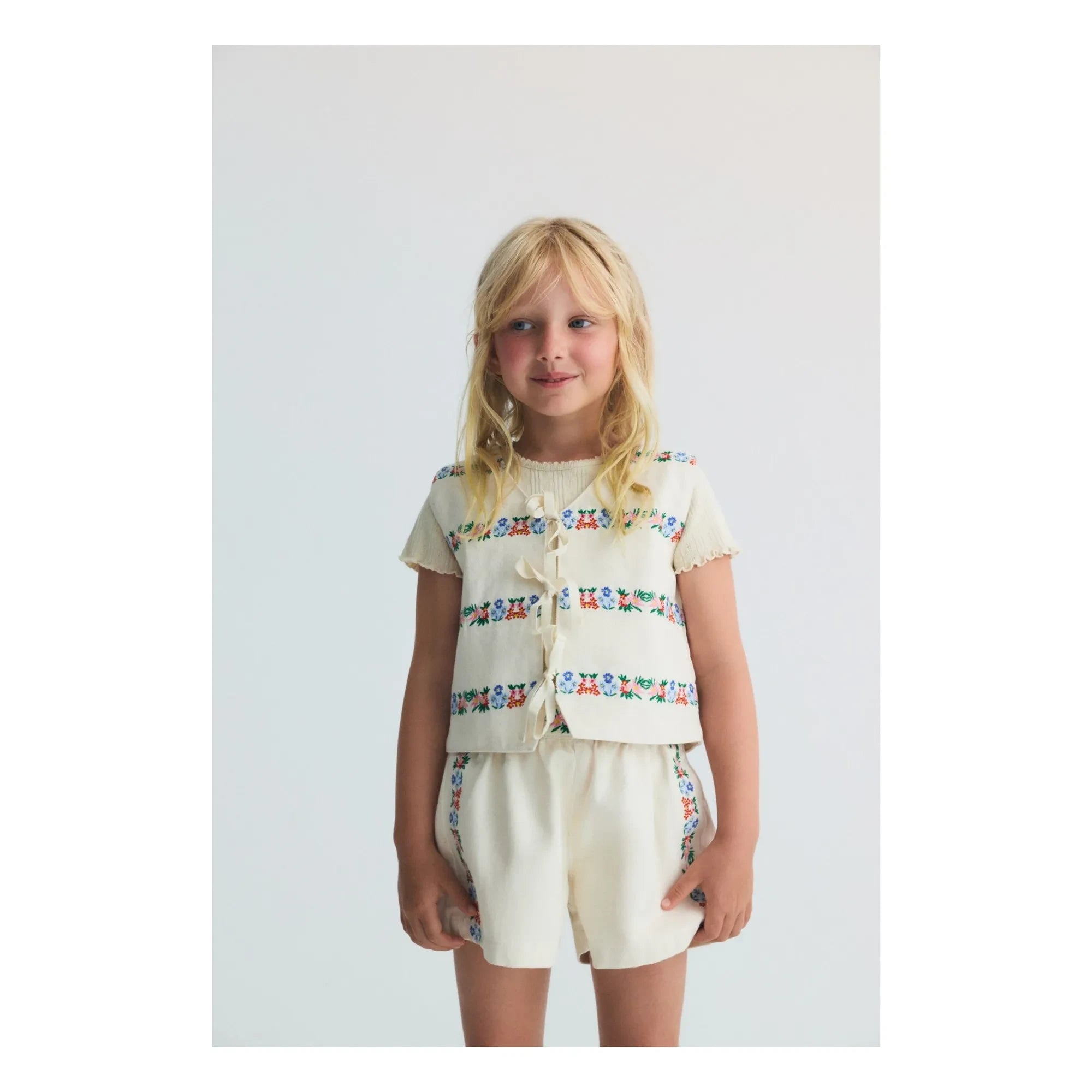 the new society - BCI Cotton Malva Flower Embroidered Shorts | Ecru