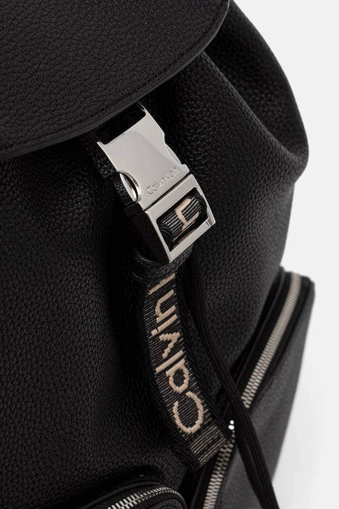 Calvin Klein Kadın Suni Deri Sırt Çantası