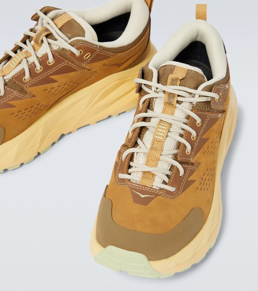 Hoka One One - أحذية ركض كاها لو (Kaha Low)