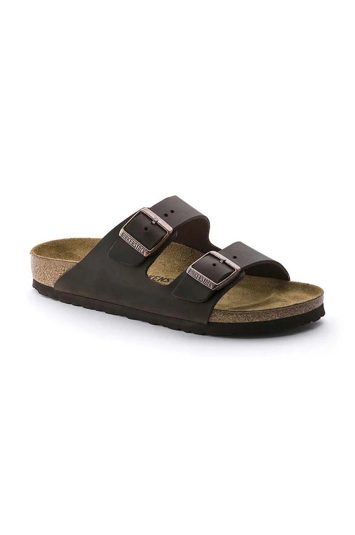 Birkenstock düz tabanlı deri Arizona terlikler