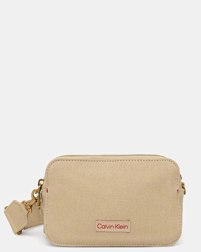 Calvin Klein Pamuklu kadın crossbody çanta