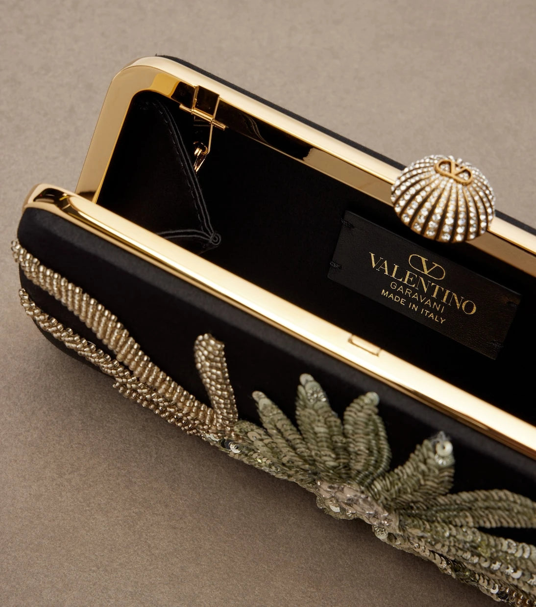 Valentino Garavani - Carry Secrets embellished clutch