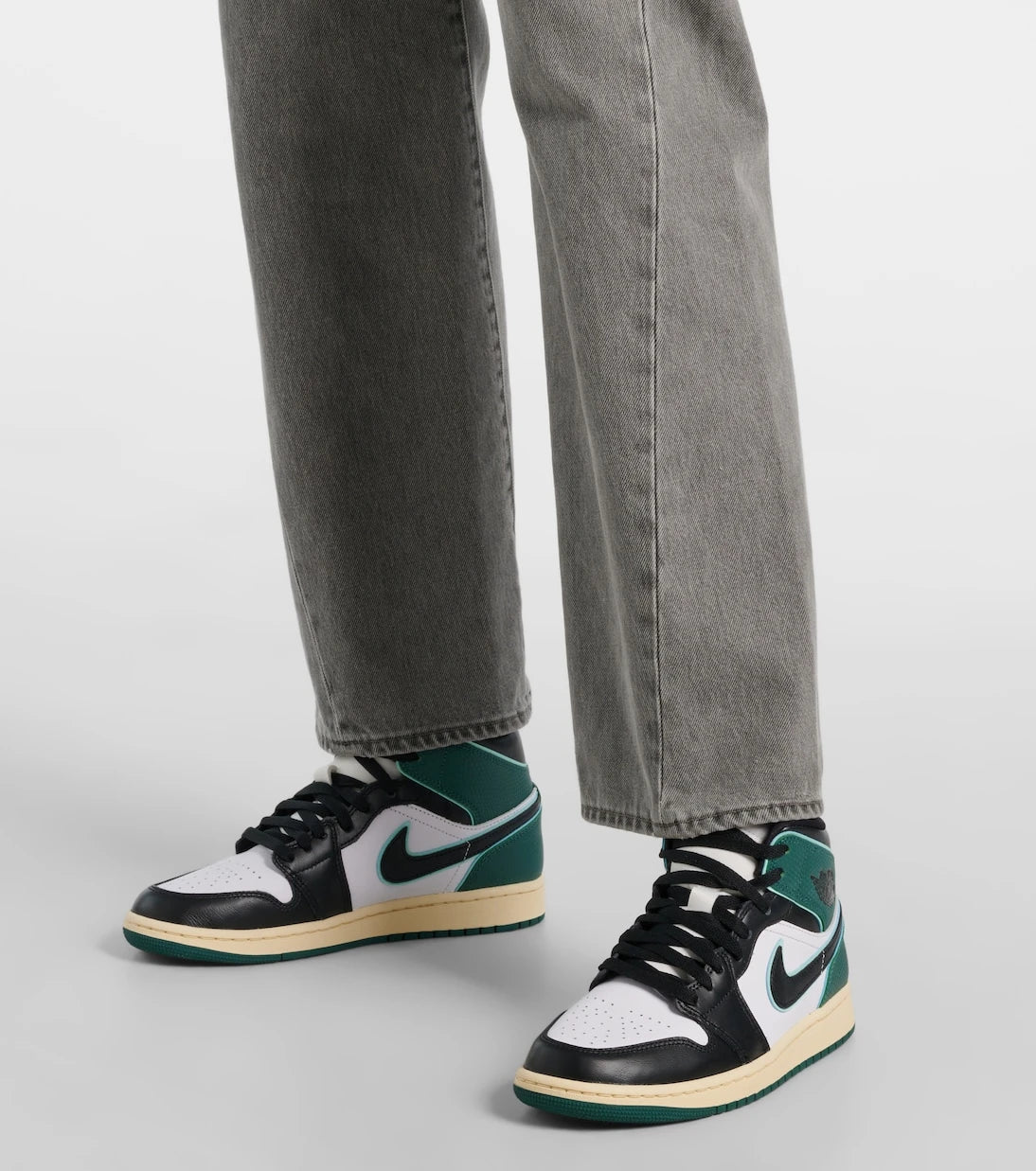 Nike - Air Jordan 1 Mid SE leather sneakers