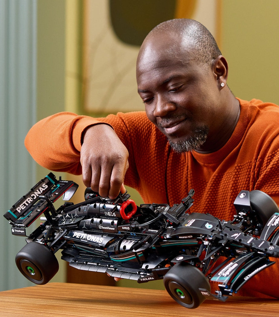 Technic Mercedes-AMG F1 W14 E Performance Set 42171