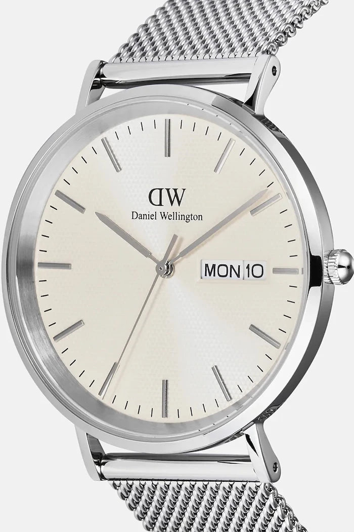 Часовник Daniel Wellington