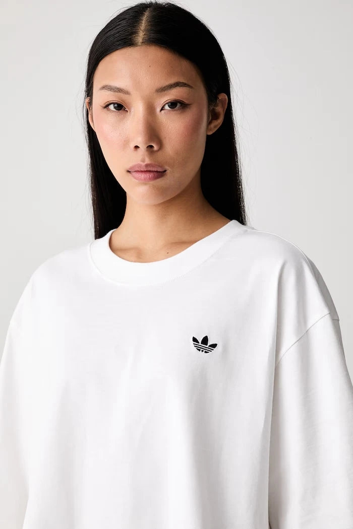 adidas Originals kadın pamuklu Essentials tişört