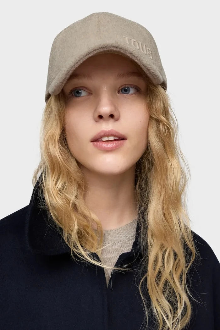 Вълнена шапка с козирка Tous TEXTIL