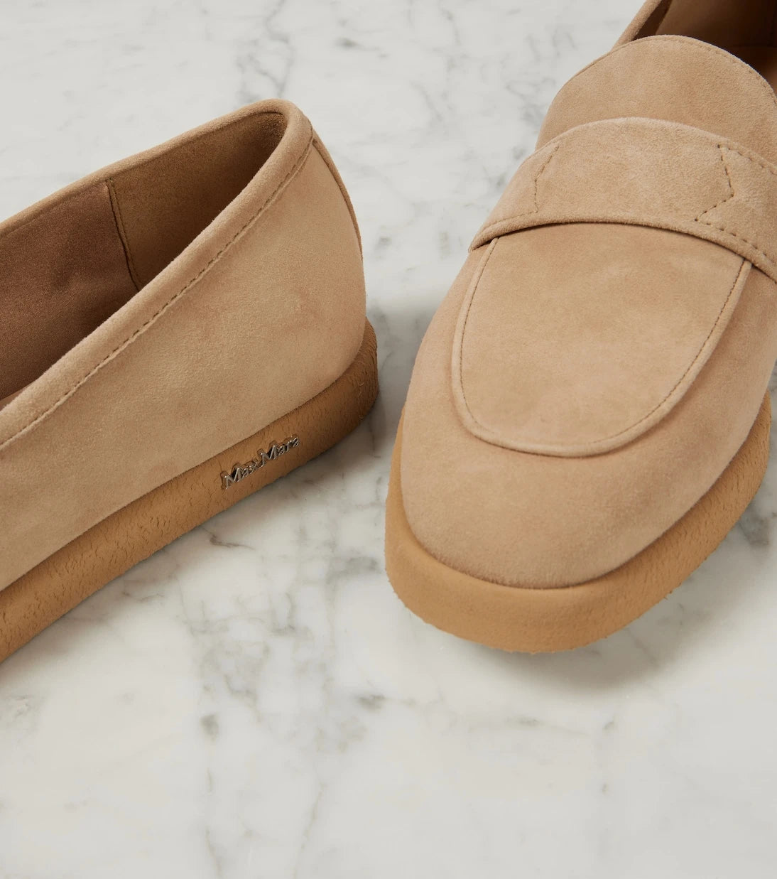Max Mara - حذاء لوفر Softmoc من الشمواه