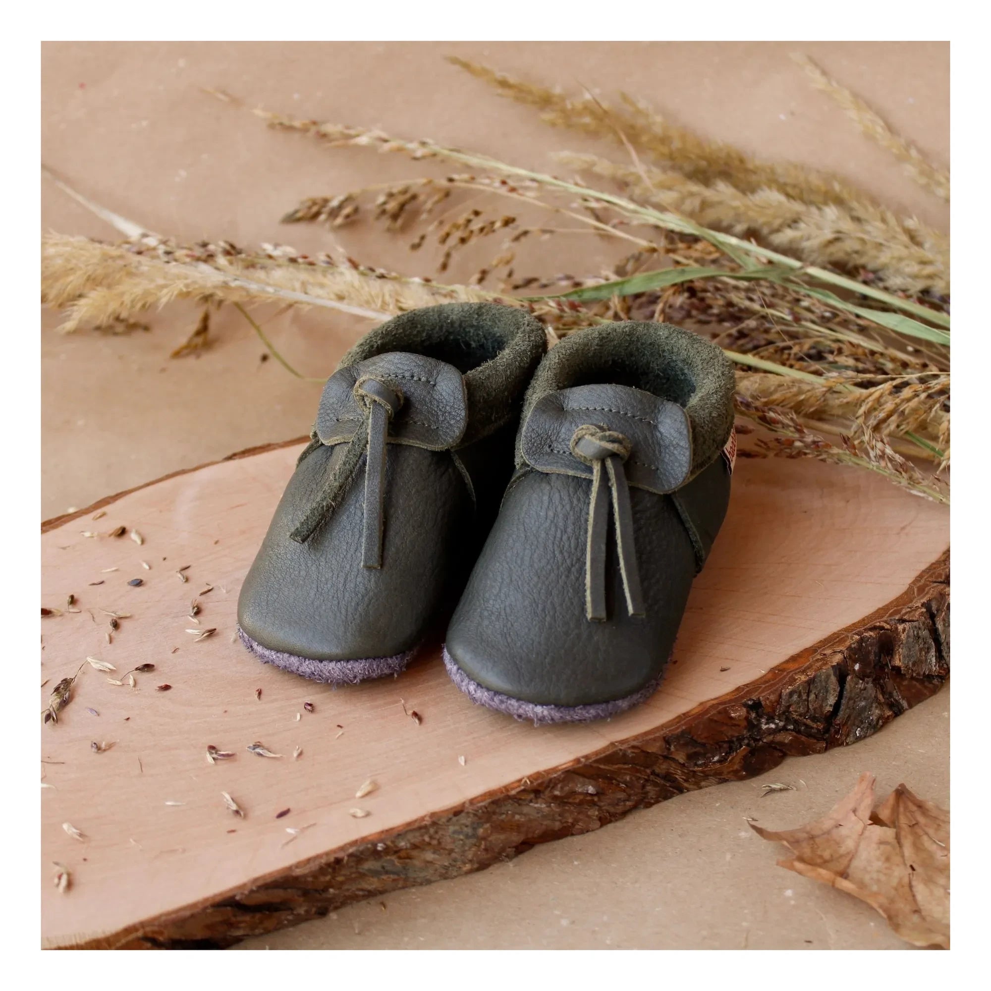 Baobaby - Leather slippers | Chrome green