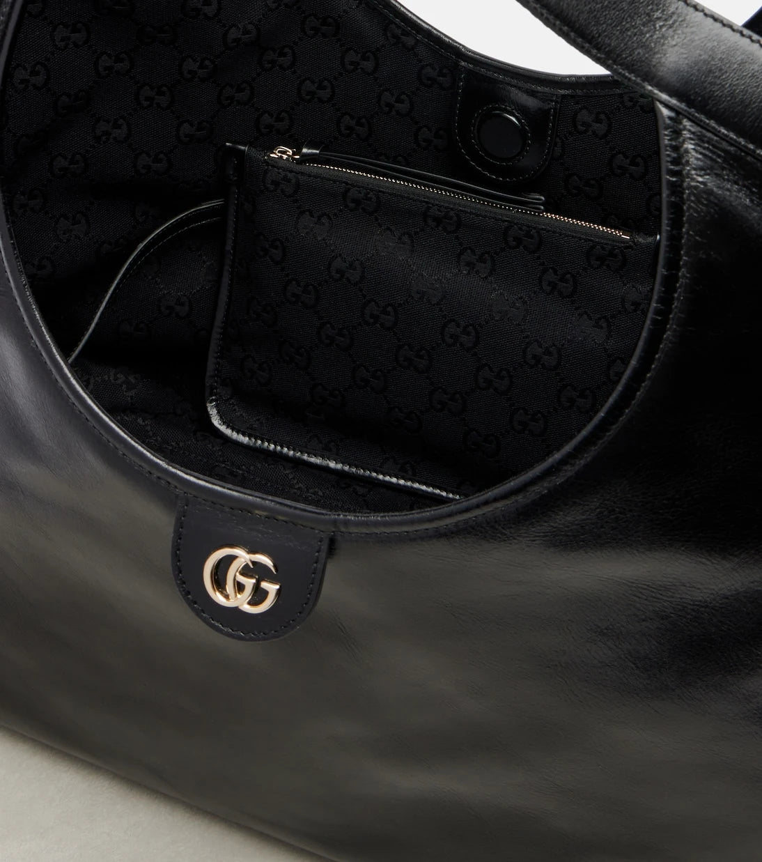 Gucci - حقيبة توت جلد كبيرة غوتشي جيليو