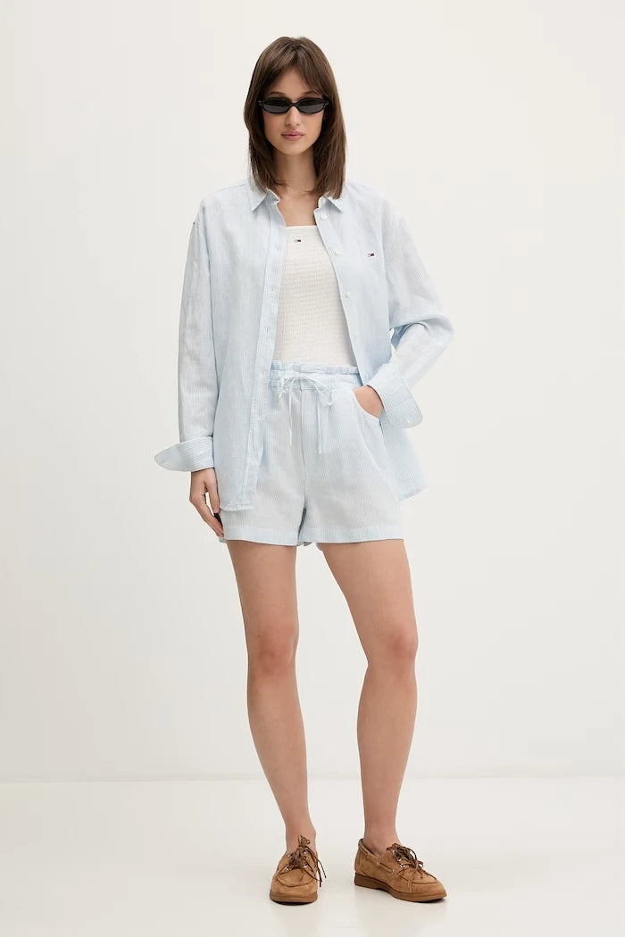 Tommy Jeans kadın kısa pantolon keten karışımlı