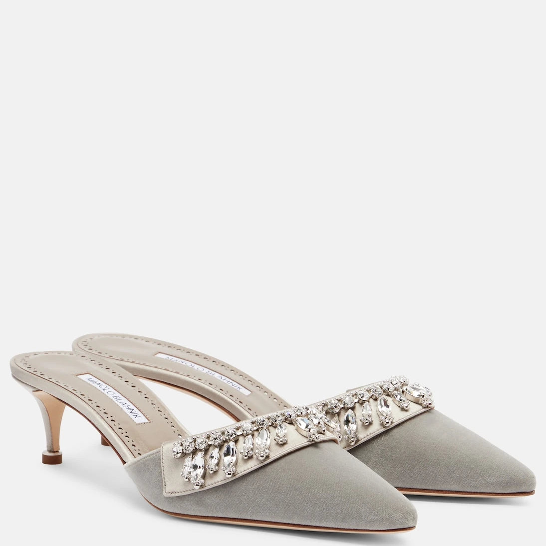 Manolo Blahnik - حذاء ميول "توليب 50" المخملي المطرز