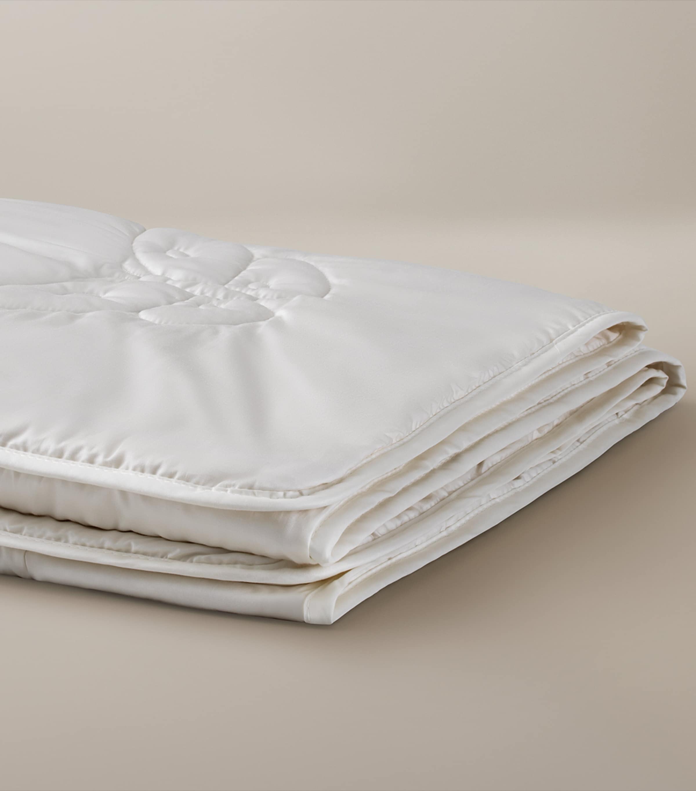 SAVOIR Super King Silk Duvet (4.5 Tog)