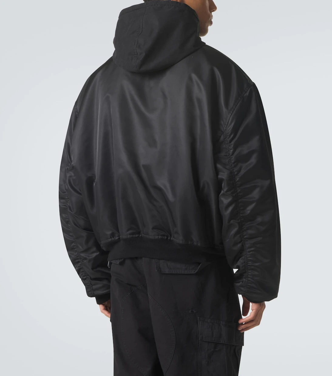 Balenciaga - جاكيت بغطاء للرأس