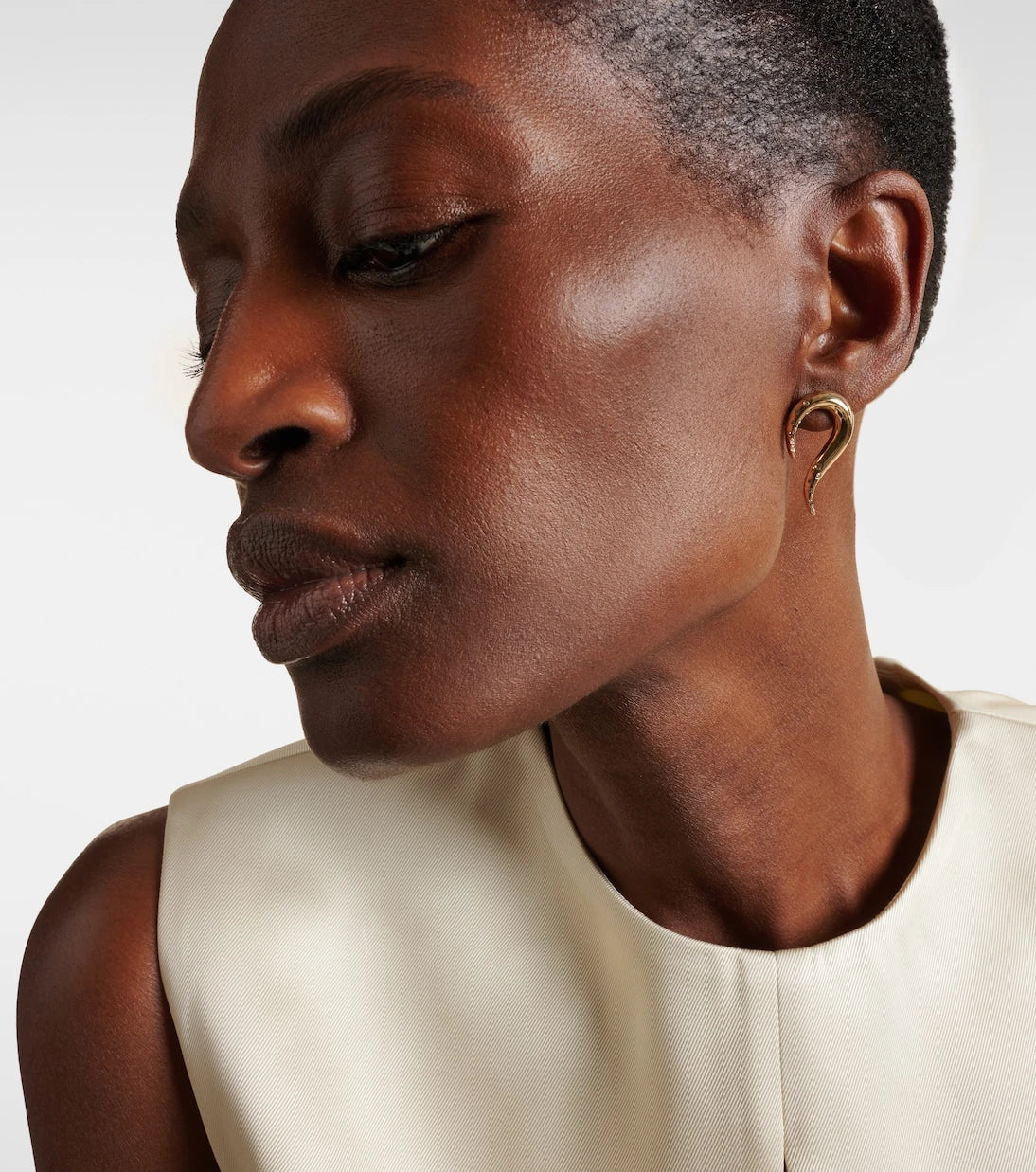 Mateo - Swoosh 14kt gold earrings with diamonds
