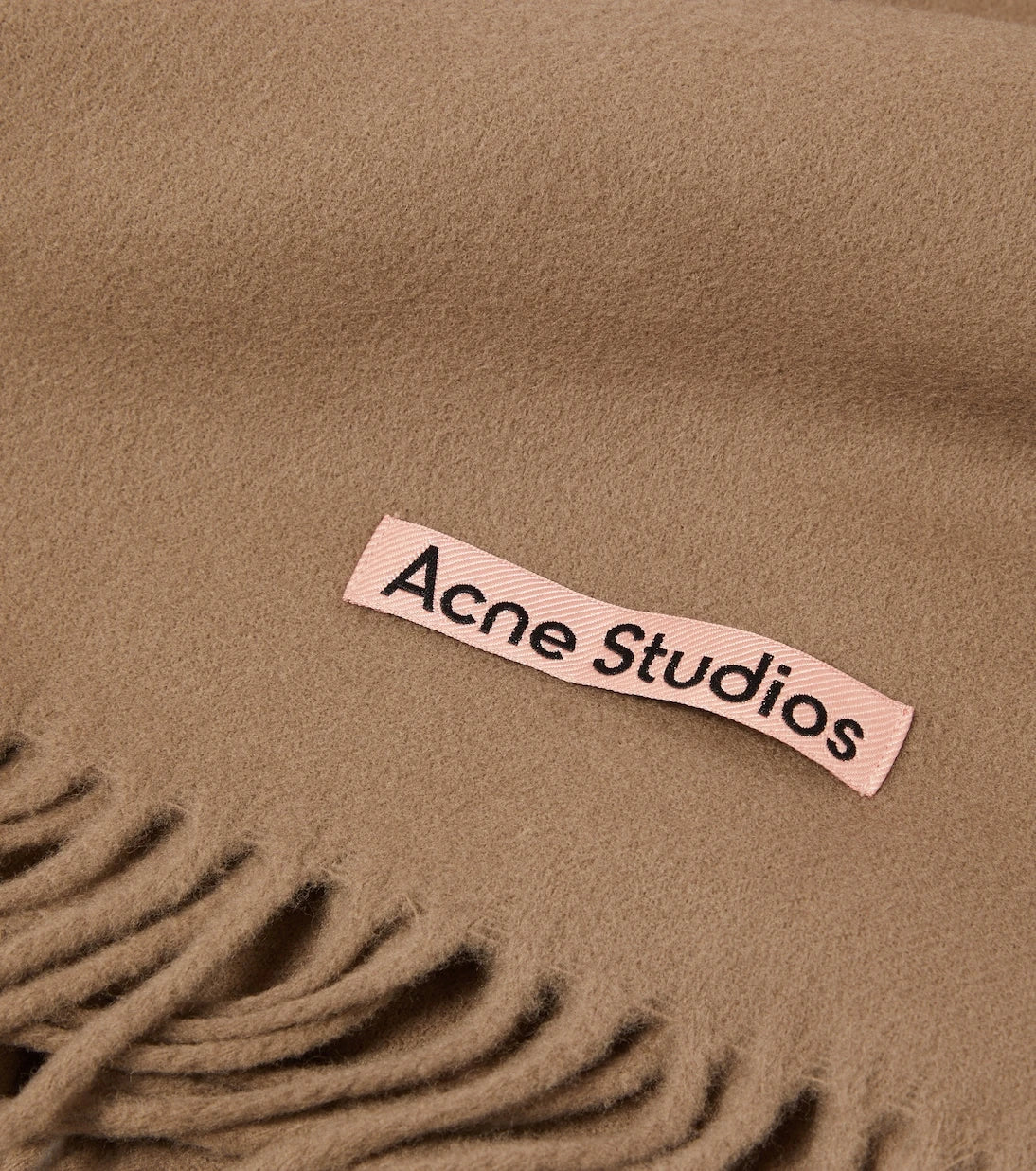 Acne Studios - وشاح كندا من الصوف الجديد