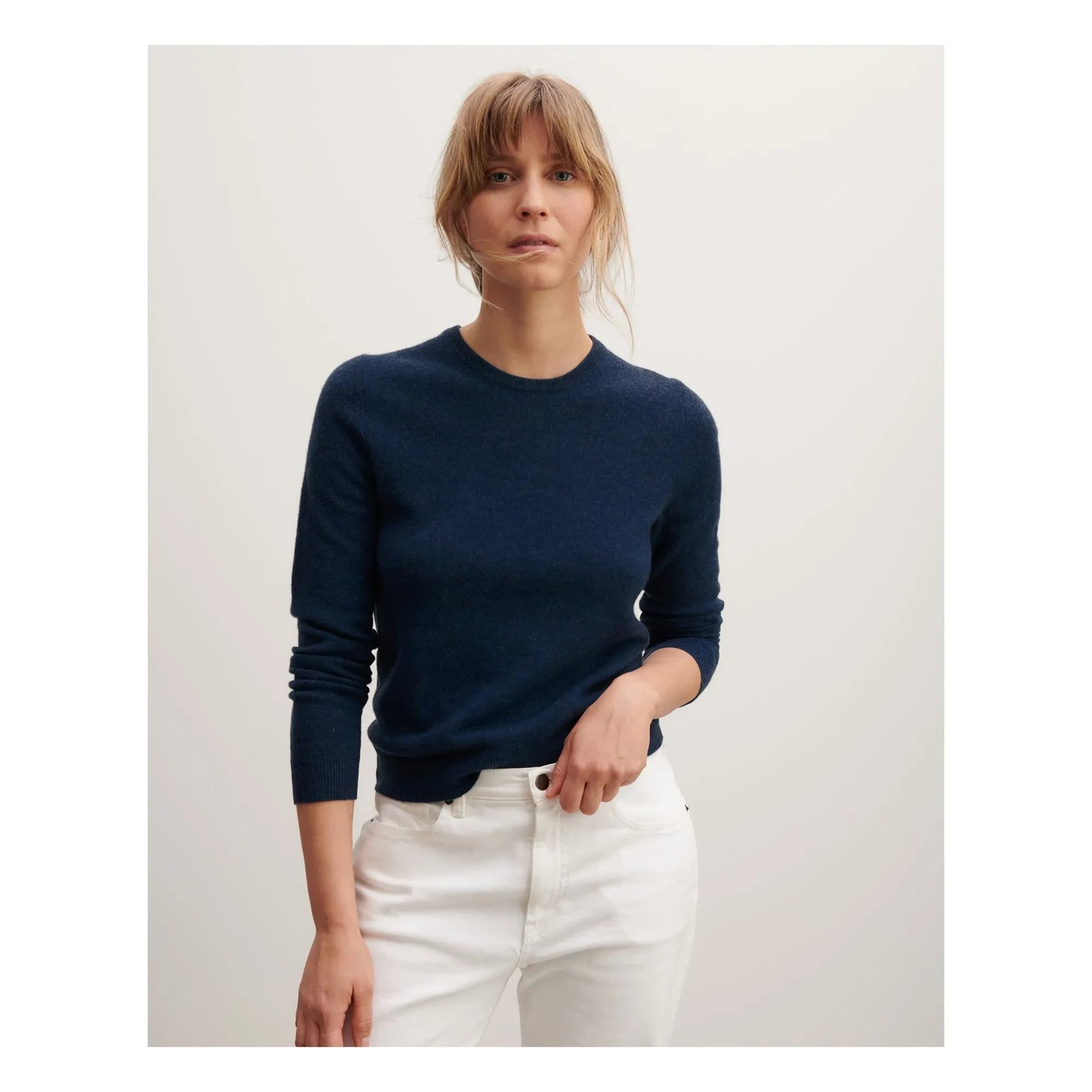 Bompard - Classic Cashmere Round Neck Sweater | Navy blue