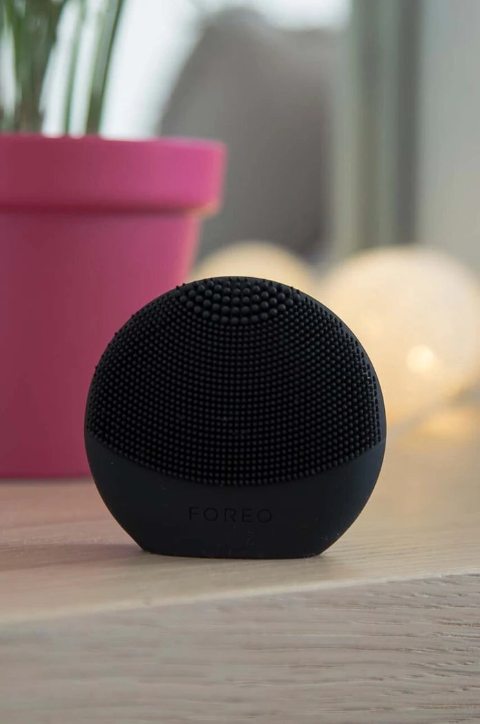 FOREO LUNA™ Play Smart 2 Yüz Cildi İçin Akıllı Analiz ve Temizleme Cihazı