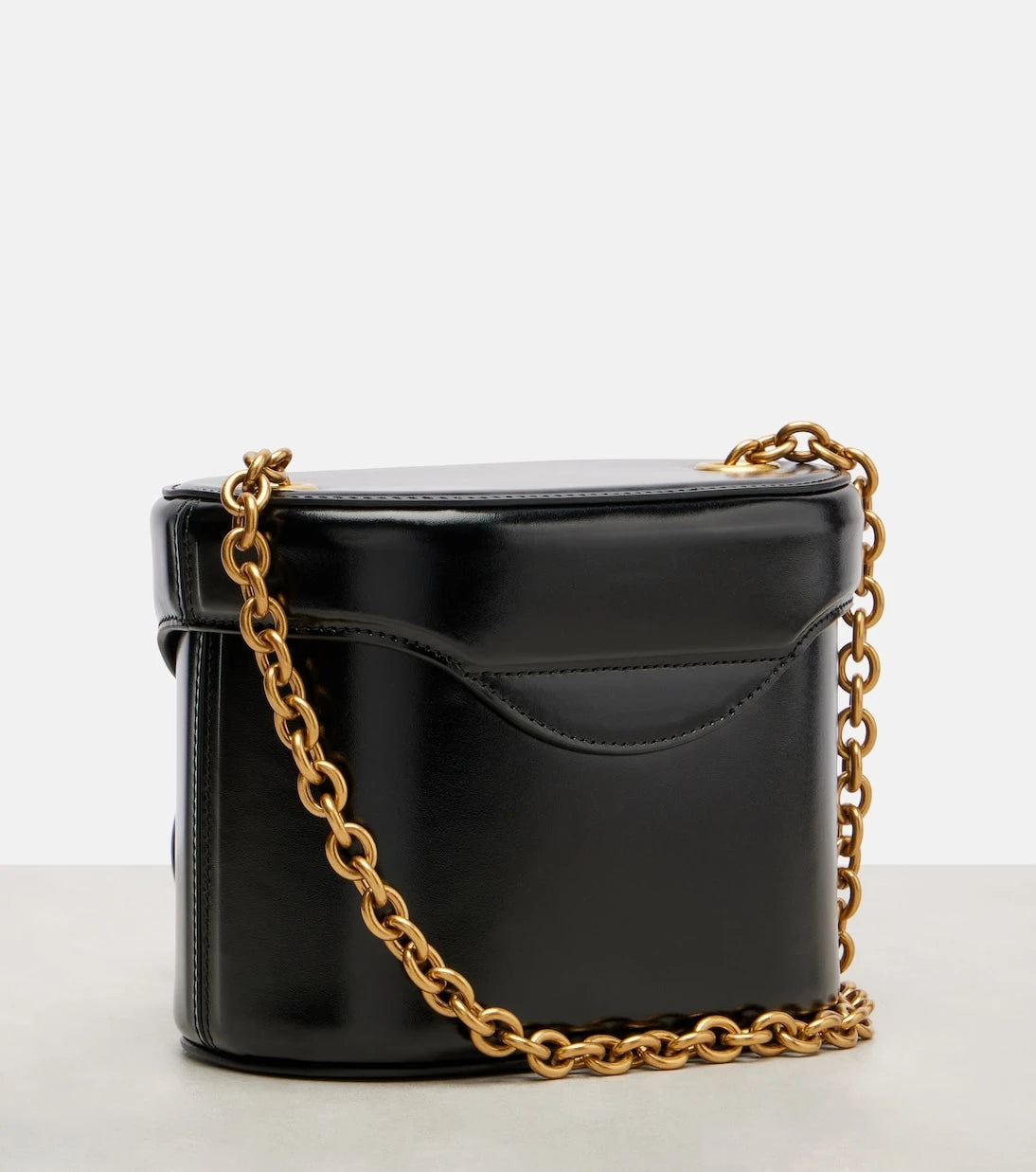 Valentino Garavani - Vain VLogo leather vanity bag