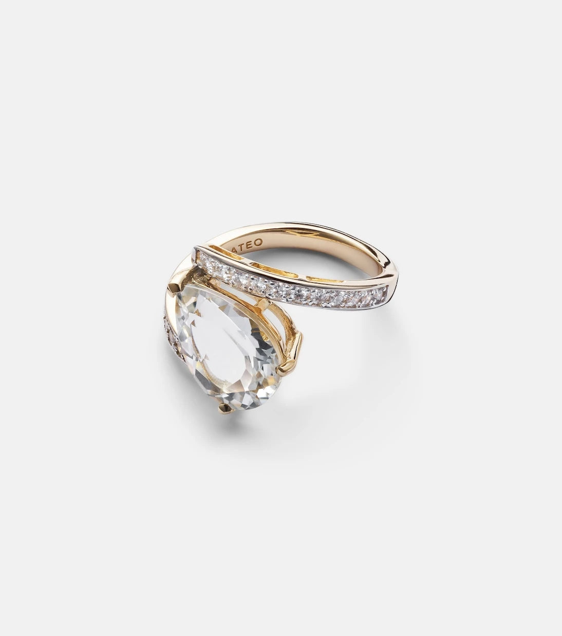 Mateo - Slanted 14kt gold ring with topaz and diamonds