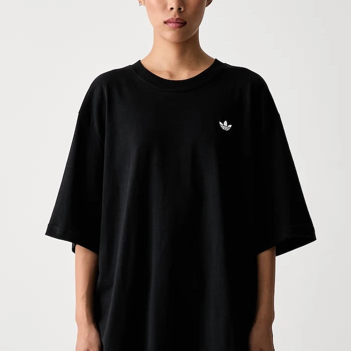 adidas Originals kadın pamuklu Essentials tişört