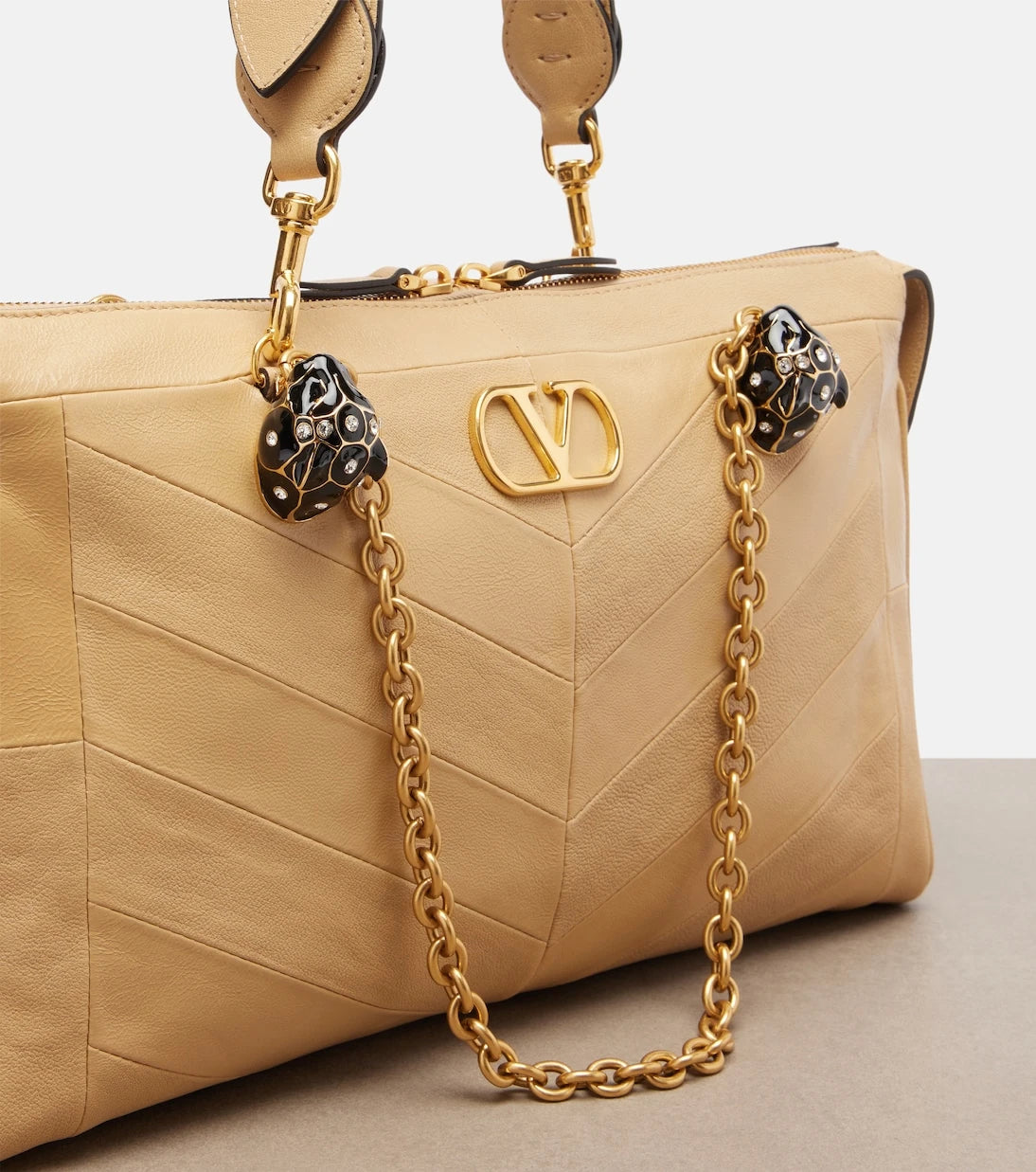 Valentino Garavani - Panthea VLogo leather shoulder bag