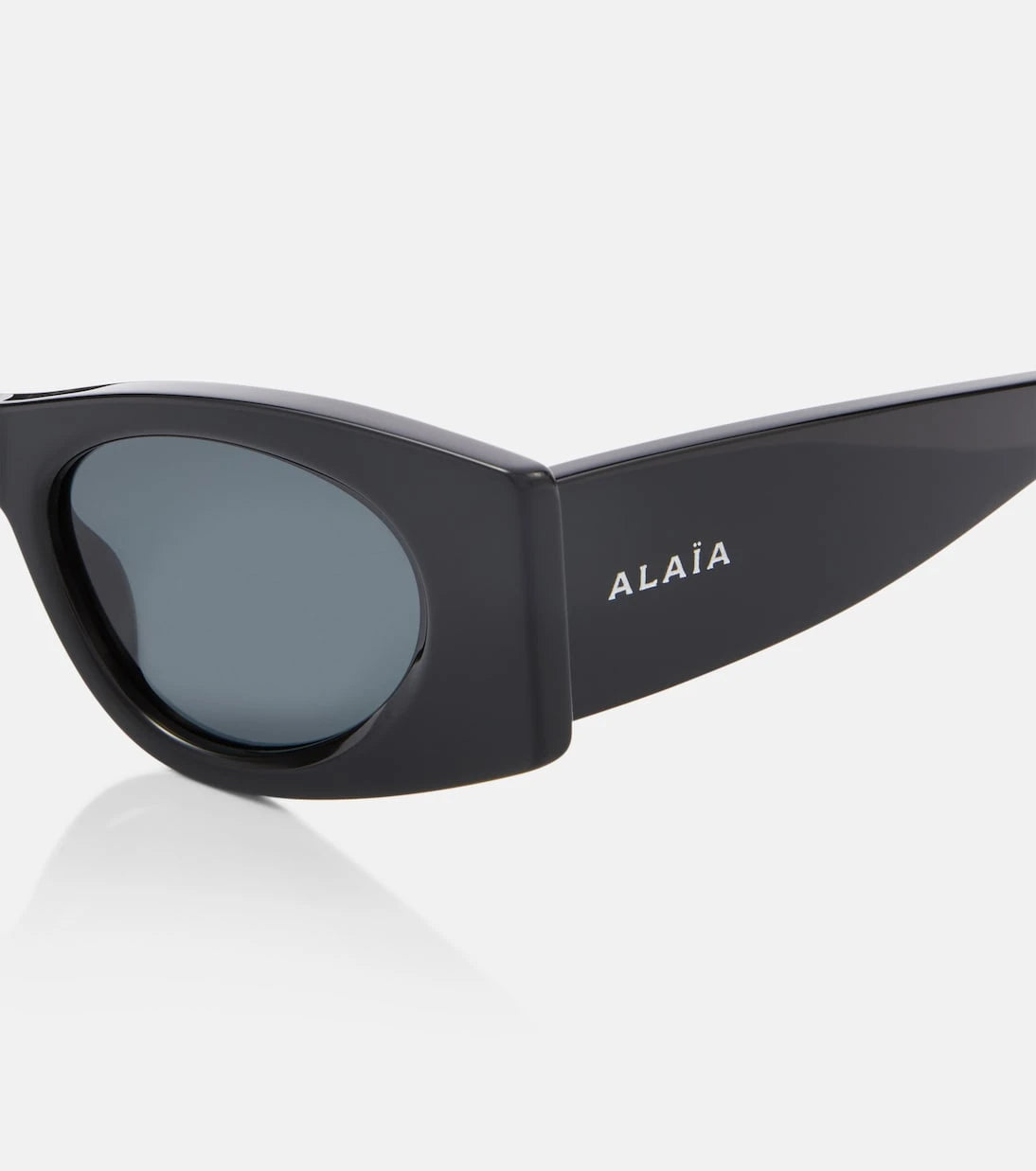 Alaïa - Logo oval sunglasses
