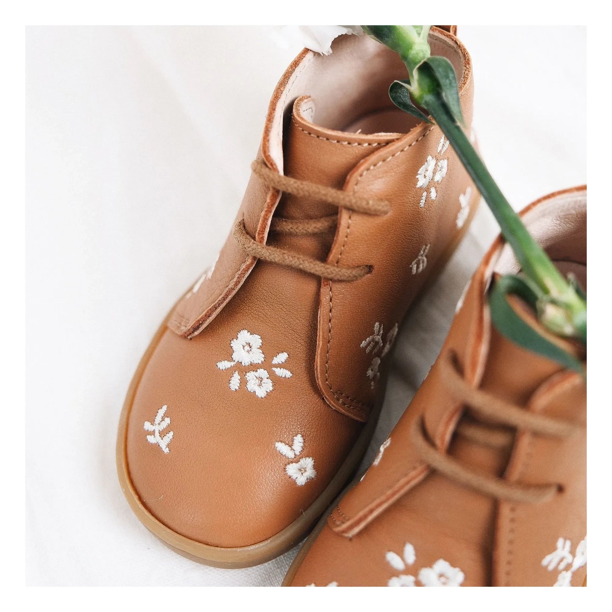Lazare - Raoul Fleurs Lace-up Sneakers | Camel