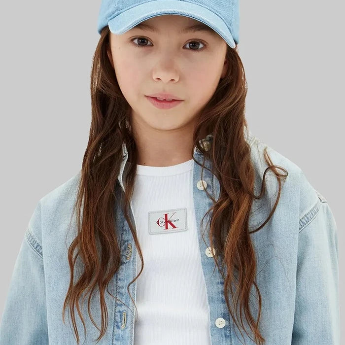 Calvin Klein Jeans çocuk denim siperlikli şapka