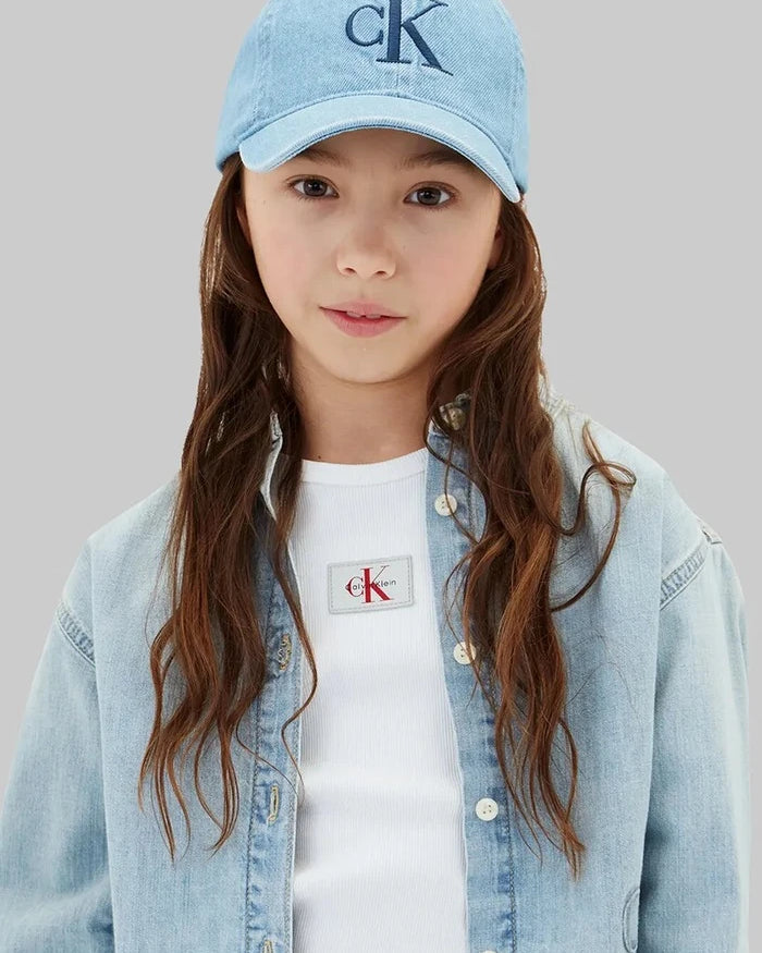 Calvin Klein Jeans çocuk denim siperlikli şapka
