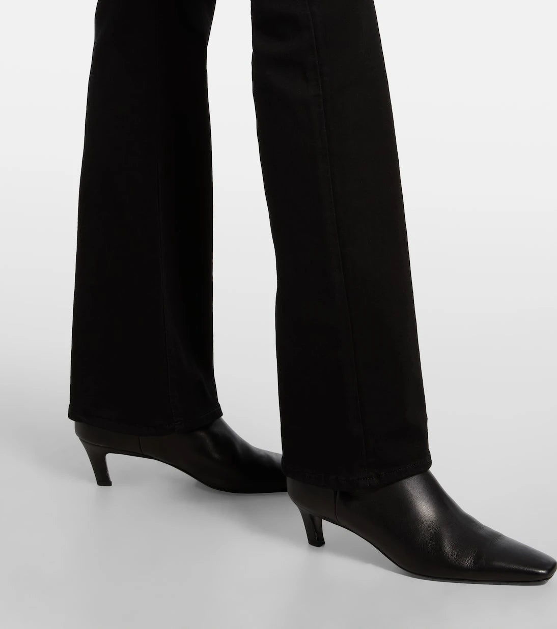 7 For All Mankind - بنطلون جينز ليجي بقصة بوت كات سوهو متوسط الارتفاع