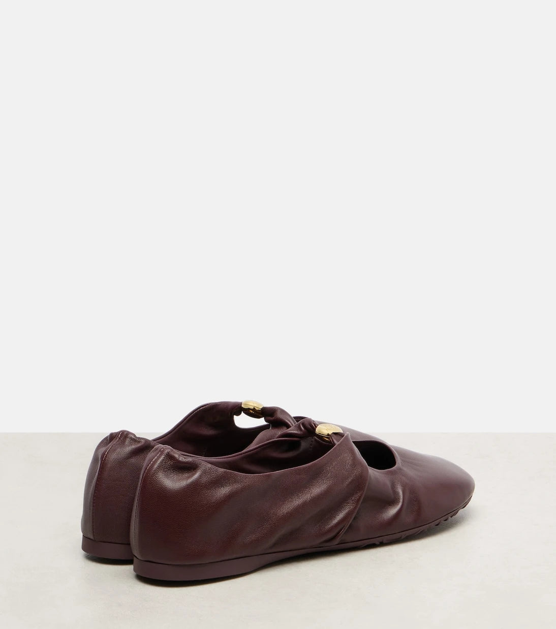 Loewe - حذاء ماري جين مسطح من جلد ناعم طراز Pebble