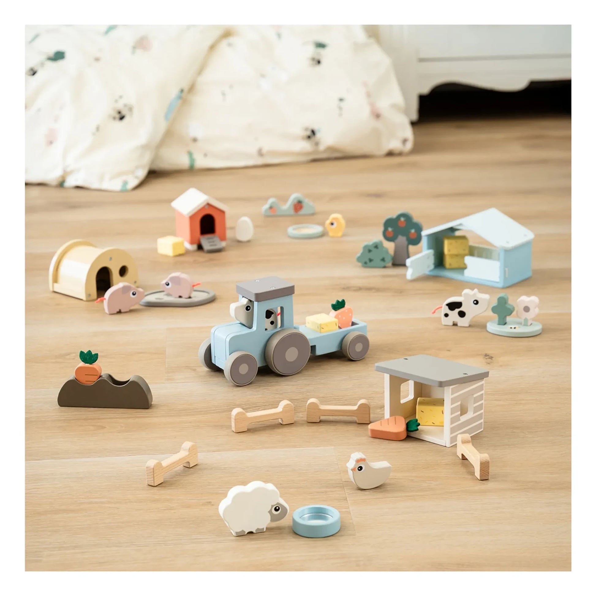 Done by deer - Dotti wooden barn | Orange