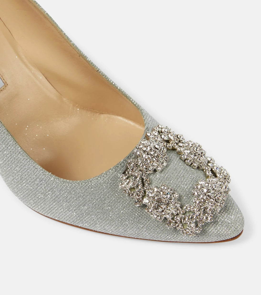 Manolo Blahnik - حذاء Hangisi 90 بكعب عالٍ لامع ومُزين بالجواهر
