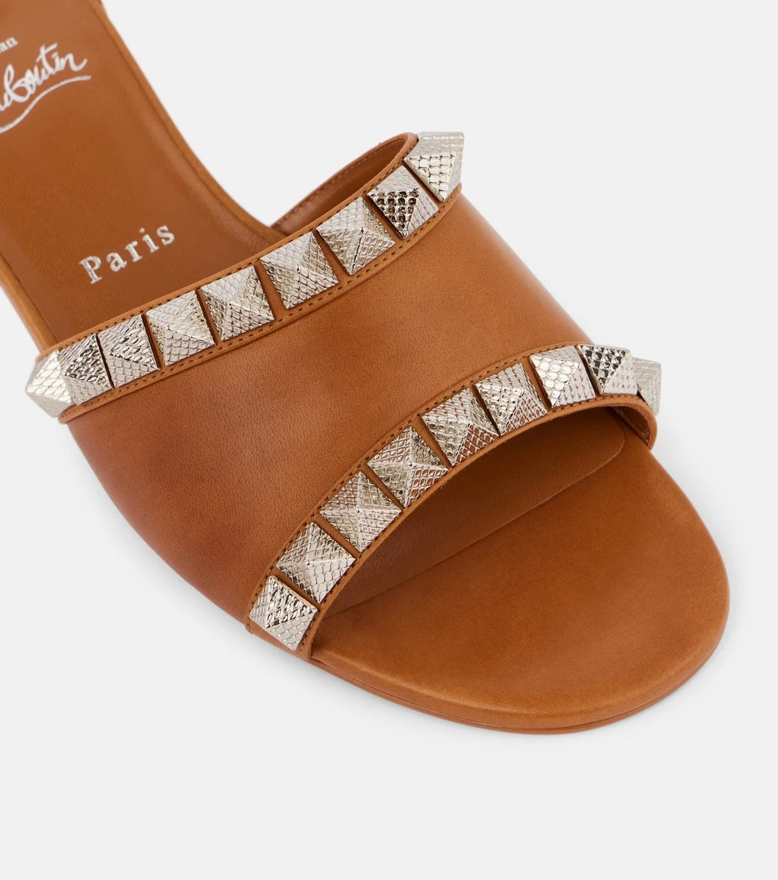 Christian Louboutin - حذاء ميول "بيرامول 30" الجلدي المزين بالمسامير