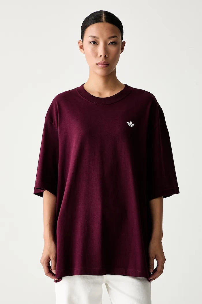 adidas Originals kadın pamuklu Essentials tişört