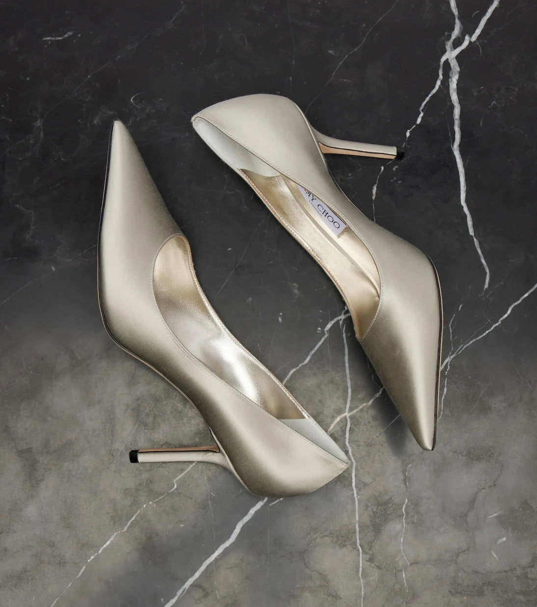 Jimmy Choo - حذاء Love 85 من الساتان بكعب عالٍ