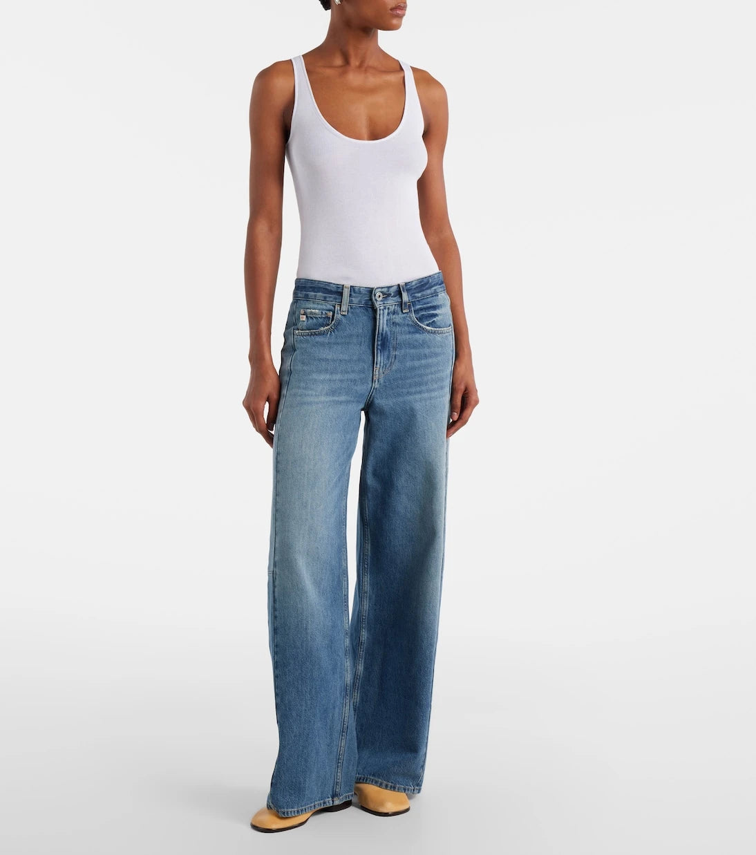 AG Jeans - بنطلون جينز جيسولو بقصة أرجل واسعة