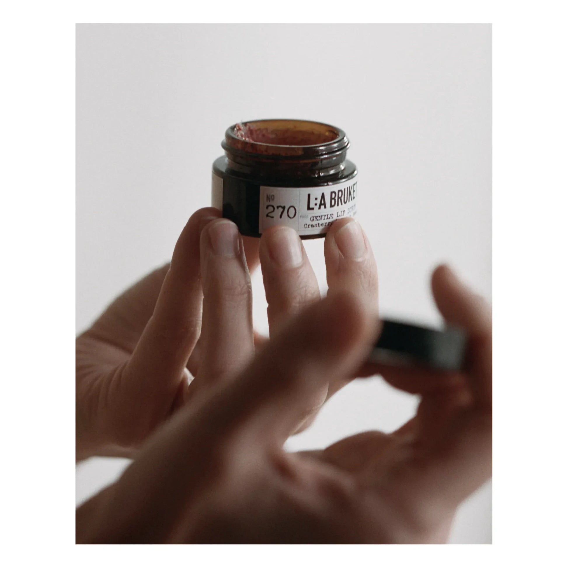 L:A BRUKET - 270 Soft Lip Scrub - 15 ml