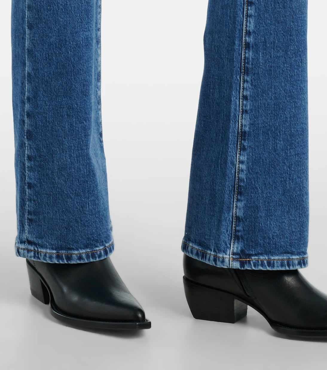 AG Jeans - بنطلون جينز سوفي بقصة البوت كت وخصر متوسط الارتفاع