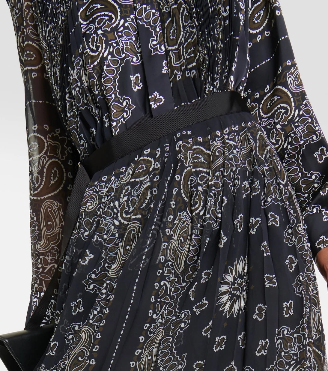 Sacai - فستان ميدي بطبعة باندانا