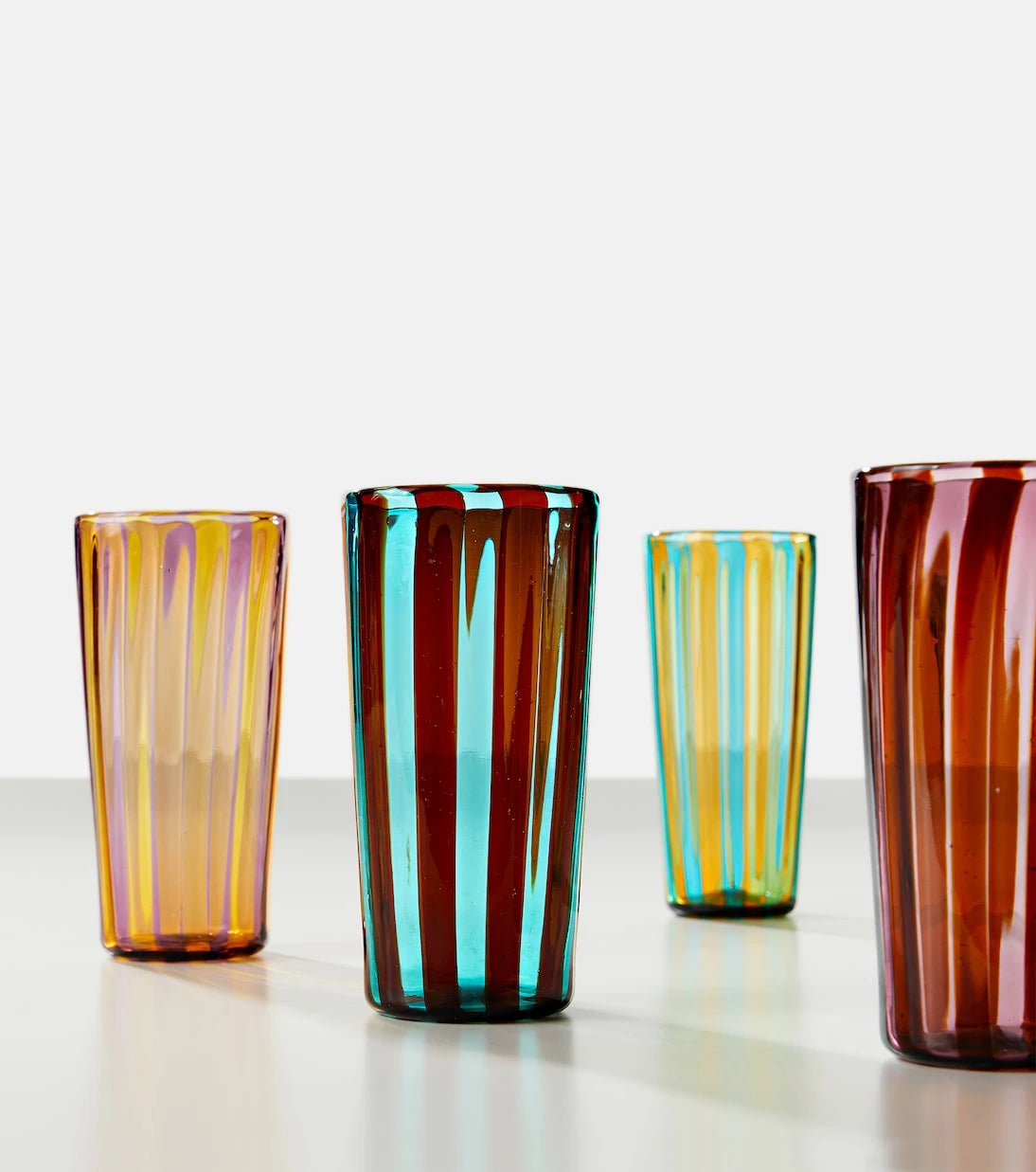 Akua Objects - طقم أوجوستا من 4 أكواب مخططة