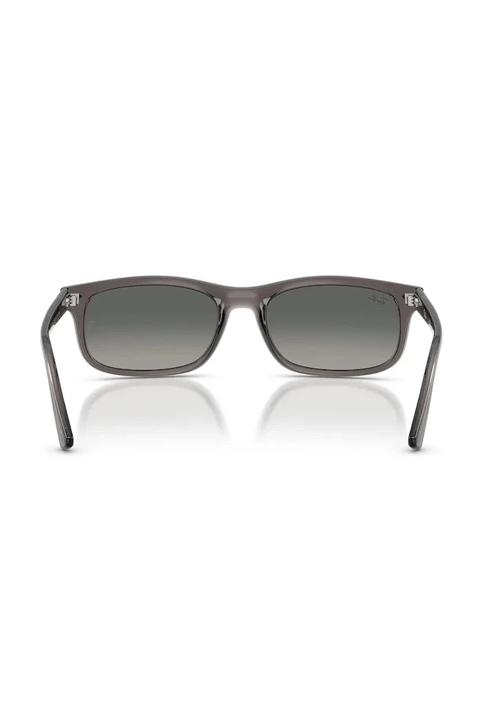 Ray-Ban güneş gözlüğü