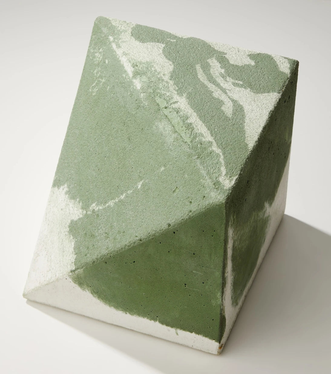 Michaël Verheyden - Concrete bookend