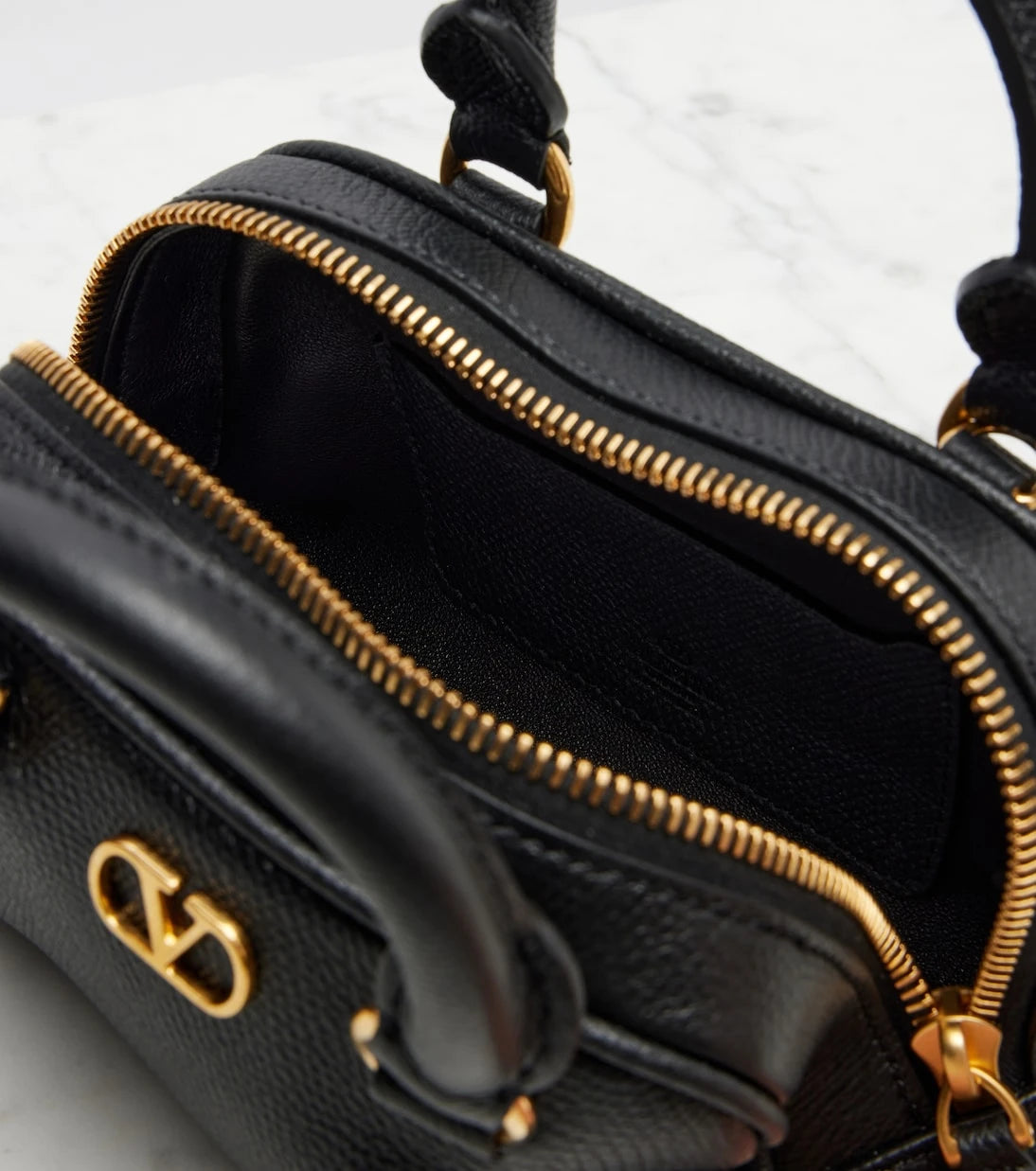 Valentino Garavani - VLogo leather tote bag