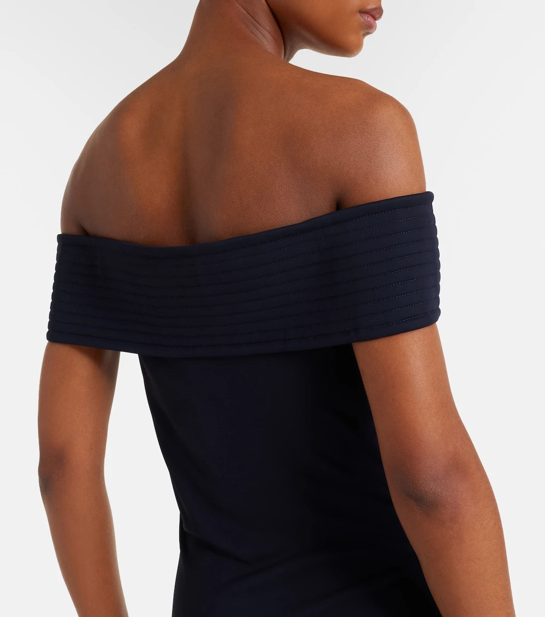 Alaïa - فستان ماكسي جيرسي مكشوف الأكتاف