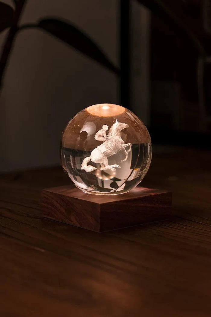 Gingko Design Amber Crystal Light Kablosuz LED Masa Lambası 9,5 x 8 cm